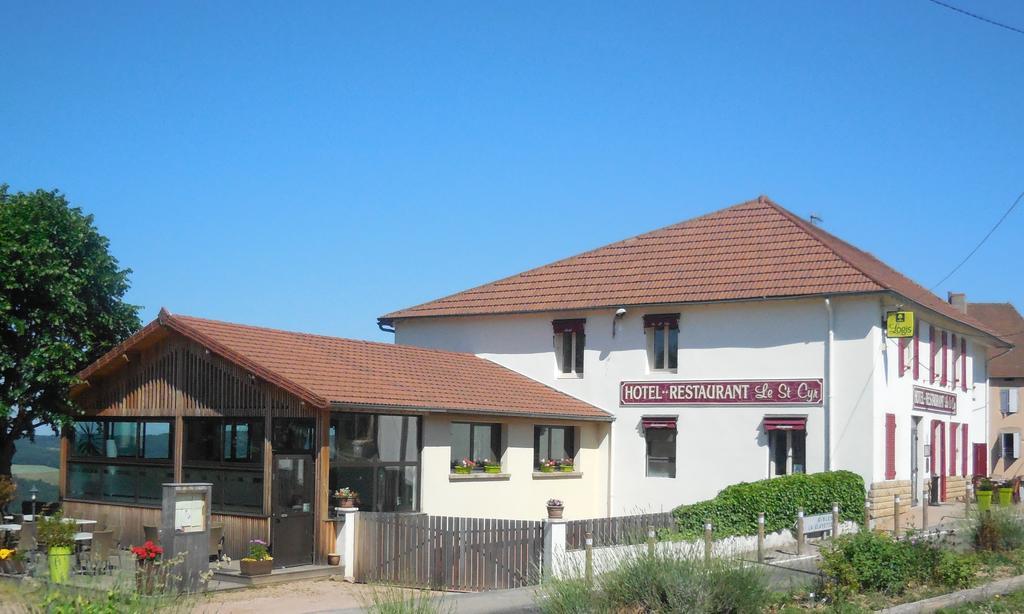 Logis Le Saint Cyr Hotel Montmelard Exterior foto